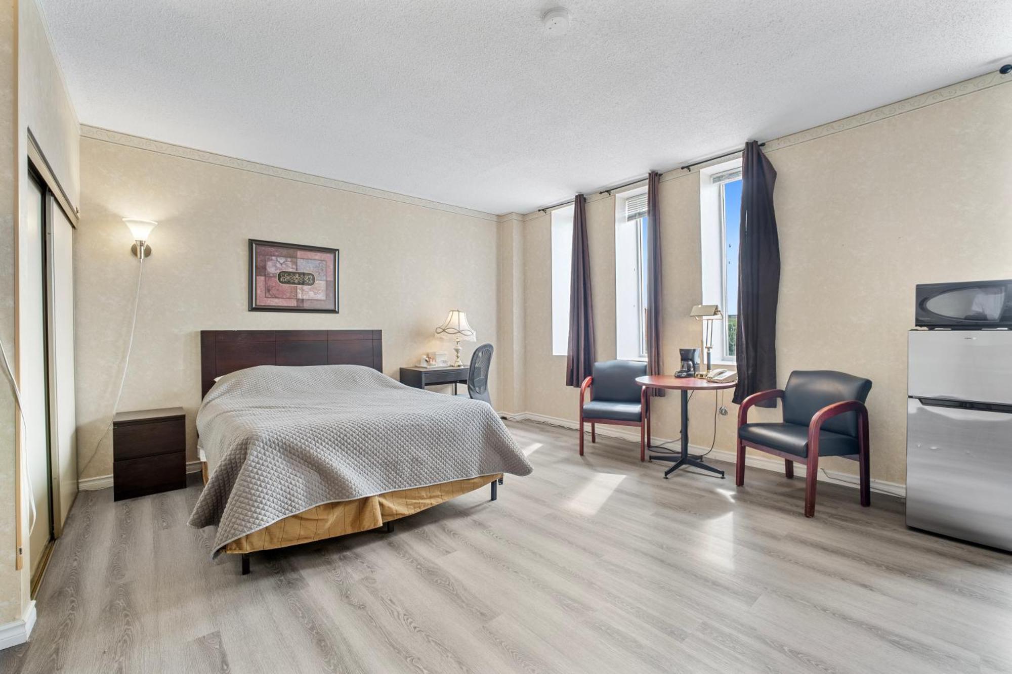 Royal Inn & Suites Guelph Esterno foto